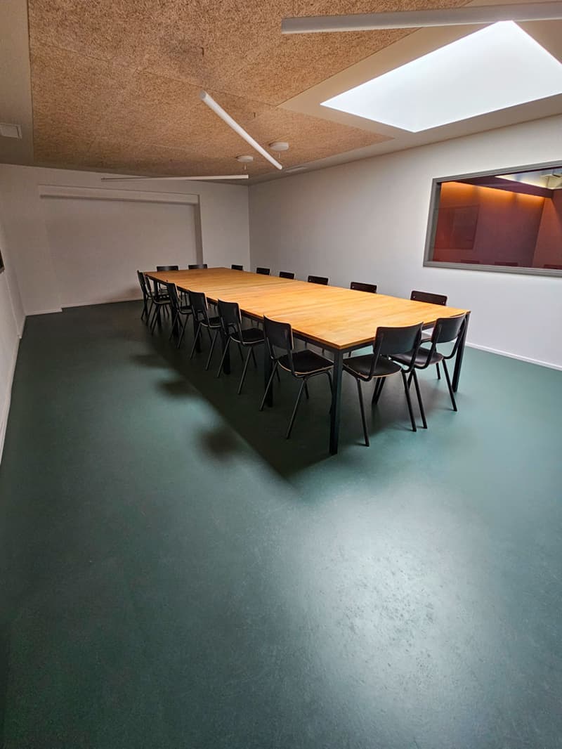 Espaces commerciaux ou de stockage inondés de lumière à partir de 290 m2 (5)