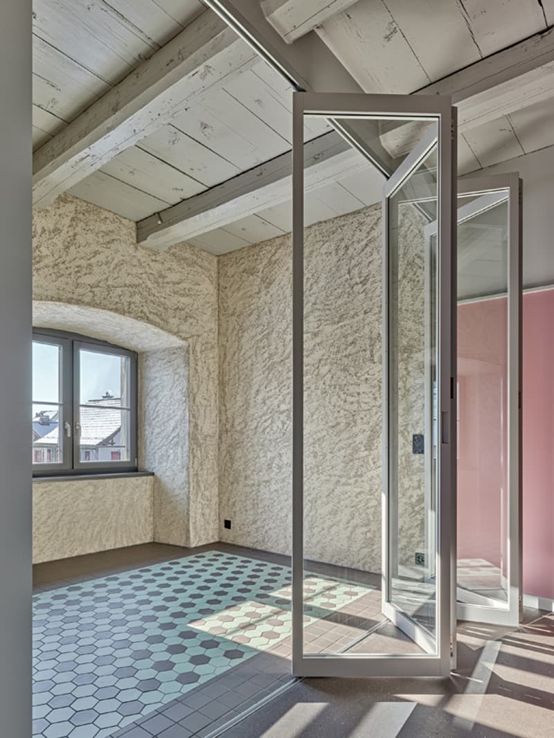 Charmante 2.5-Zimmer-Wohnung an ruhiger Lage in Näfels (5)
