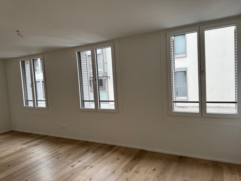 Grosszügige 3.5-Zimmer-Wohnung auf 106 qm an zentraler Lage in Glarus (8)
