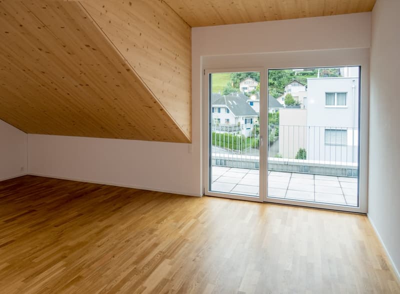 Moderne und lichtdurchflutete Dachwohnung (3)