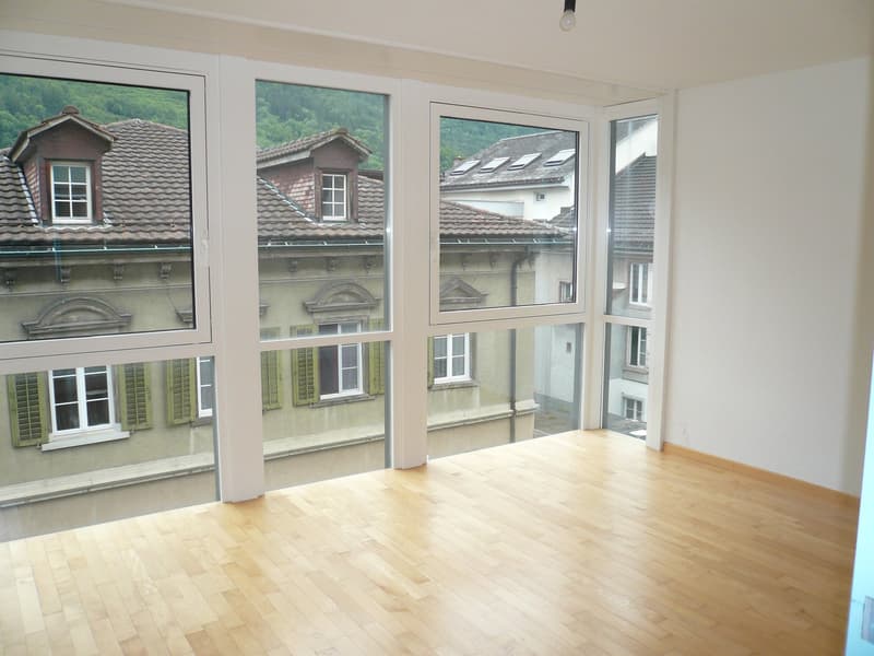 Sehr schöne 2.5-Zimmer-Wohnung - im Zentrum von Glarus (4)