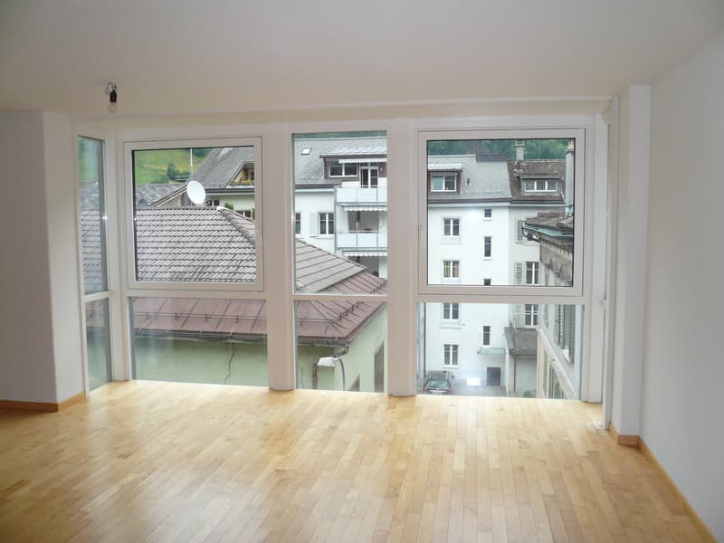 Sehr schöne 2.5-Zimmer-Wohnung - im Zentrum von Glarus (5)