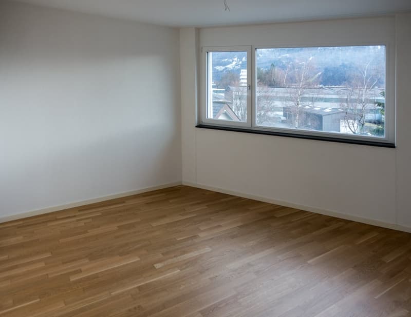 Helle 3.5-Zimmer-Wohnung im 4. OG in Glarus Nord – ab Oktober 2026 (5)