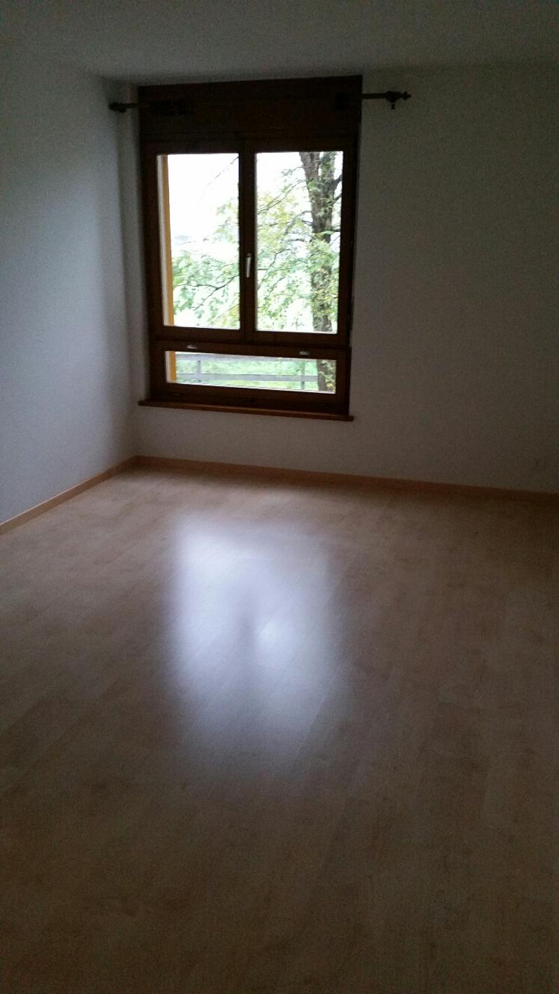 Helle 4.5-Zimmer-Wohnung mit Balkon und Garage in Schänis (7)