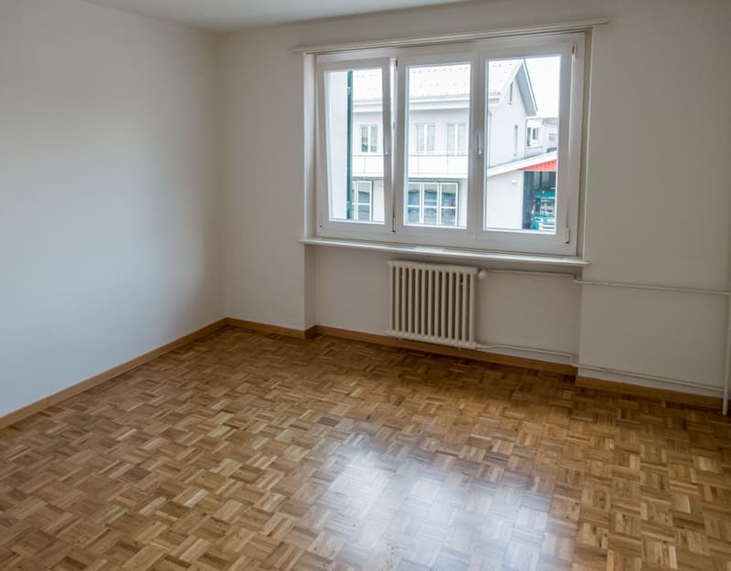 Gemütliche 4-Zimmer-Wohnung mit Balkon in Niederurnen (6)