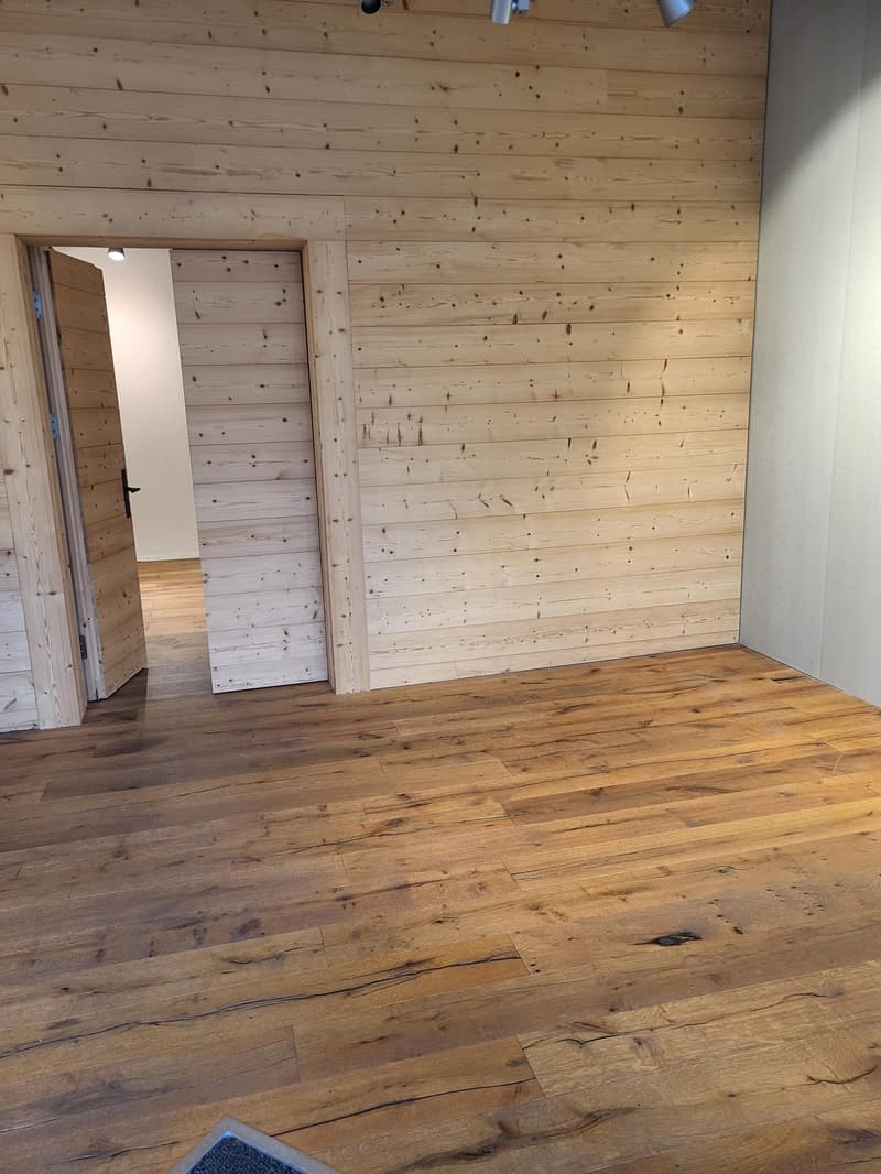 Ladenlokal an sehr attraktiver Lage inmitten von Glarus (6)