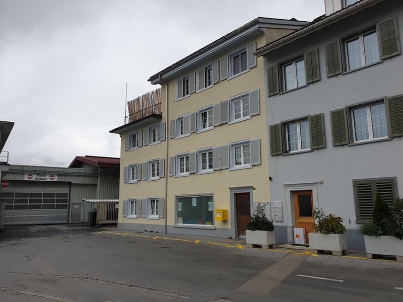 kleine, gemütliche 2-Zimmerwohnung zu vermieten im Zentrum von Ennenda (2)