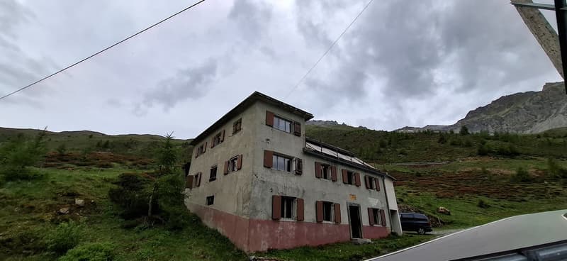 Idyllisches Berghaus am Umbrailpass (1)
