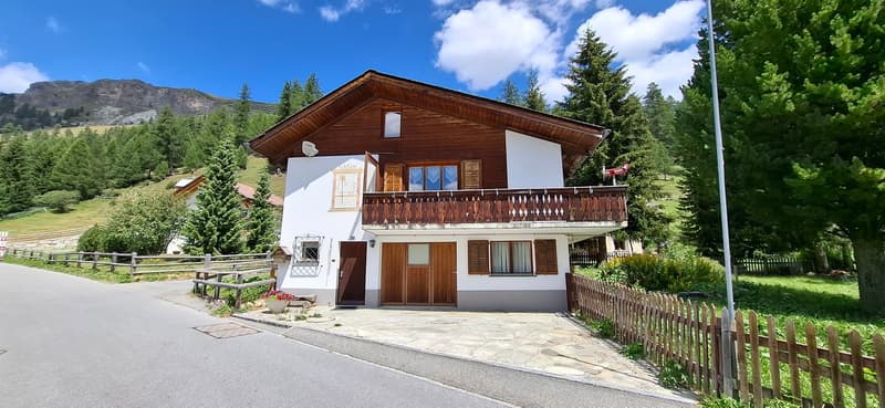 Charmantes Wohnhaus mit Panoramablick in Lü (1)