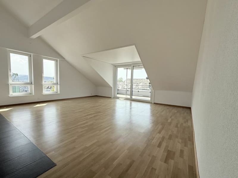 Sonnige 4.5-Zimmer-Dachwohnung mit Eigentumswohnungsstandard (7)
