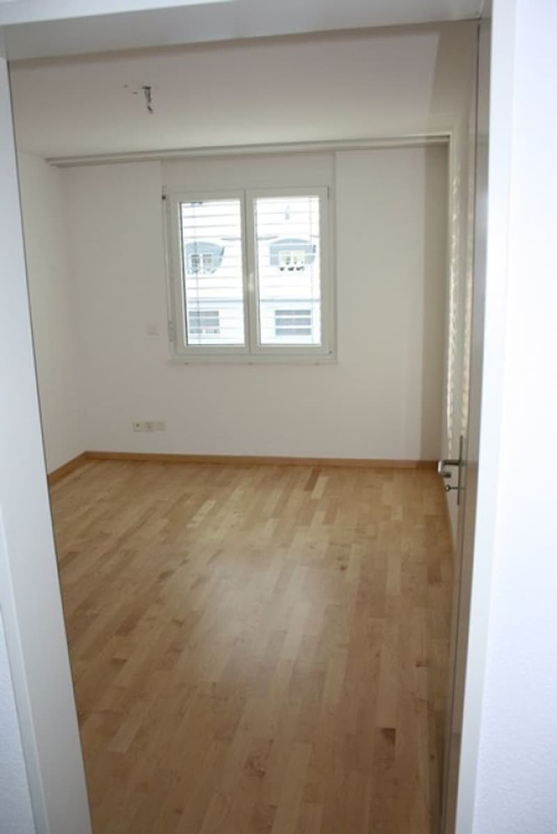Grosszügige 4.5-Zimmerwohnung (6)