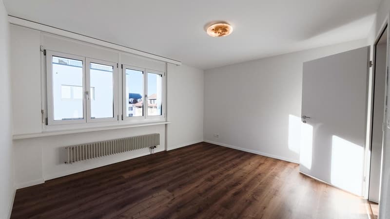 Fantastische 3 1/2-Zi. Stadtwohnung mit grossem Balkon - BANKEN geprüft (7)