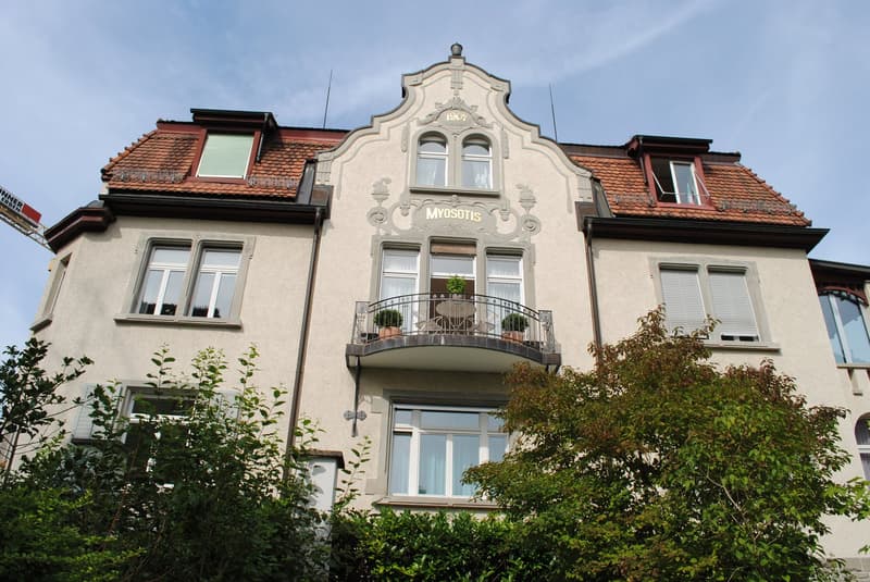 Attraktive 3 1/2 Zi. Wohnung mit verglastem Balkon (1)