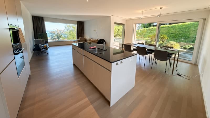 Eine Perle mit Seesicht – stilvolle 3½-Zimmer-Wohnung (4)