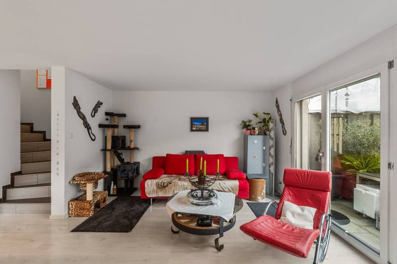 5.5-Zimmer-Eckhaus mit Garten und 2 Tiefgaragenplätzen inklusive (3)