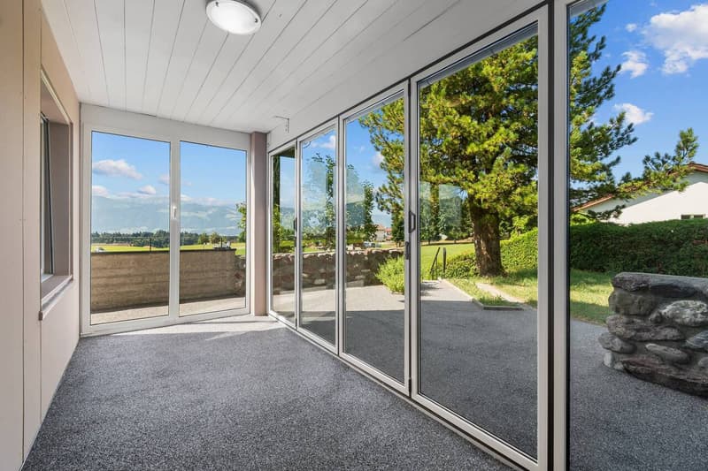 Grosszügiges 9-Zimmer-Einfamilienhaus mit Weitsicht (4)