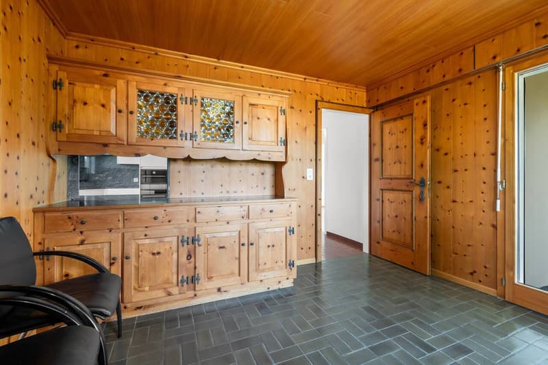 Grosszügiges 9-Zimmer-Einfamilienhaus mit Weitsicht (10)