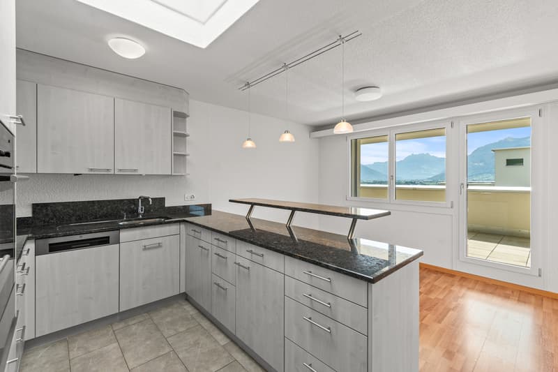 Grosszügige 5.5-Zimmer-Attikawohnung mit 72 m² Terrasse und Weitblick (7)