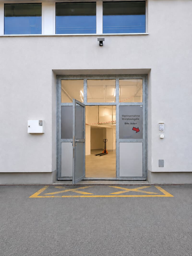Effiziente Lagerfläche mit direkter Befahrbarkeit und optimaler Anbindung (2)