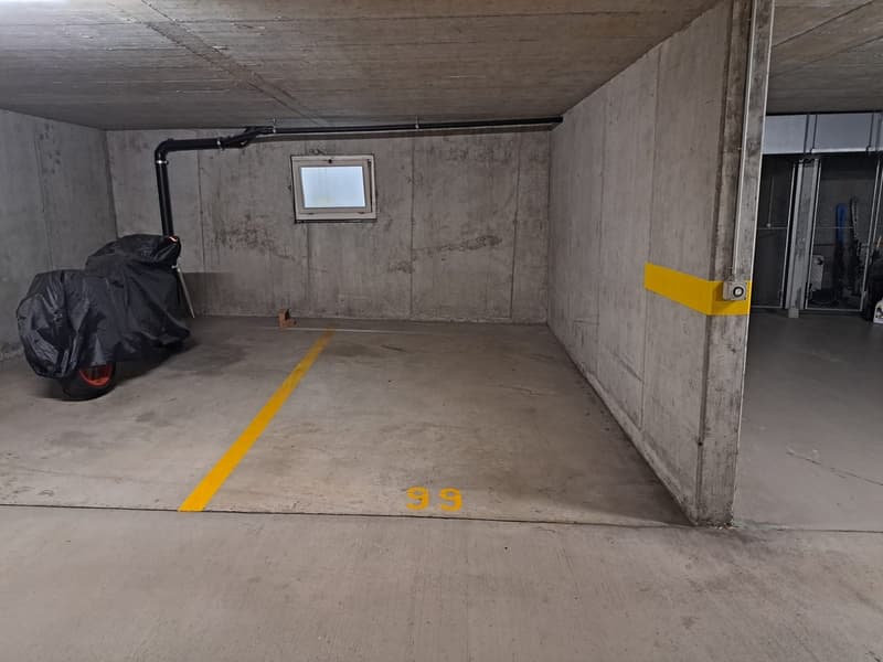 Tiefgaragenparkplatz in Gossau zu verkaufen (2)
