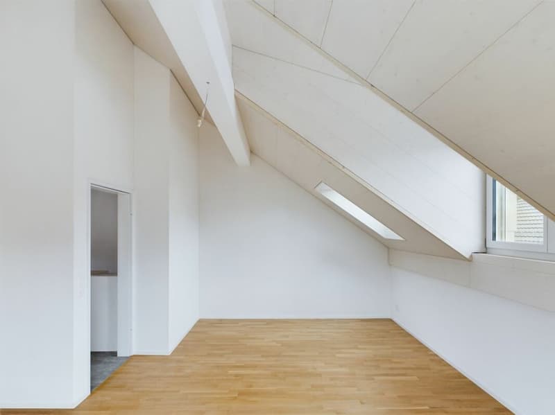 Familienfreundliches Reihen-Einfamilienhaus 6.5-Zimmer (2)