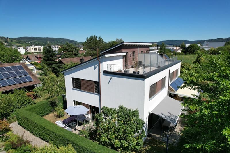 Familienfreundliche 5.5-Zimmer-Doppelhaushälfte mit Garten und Dachterrasse (1)