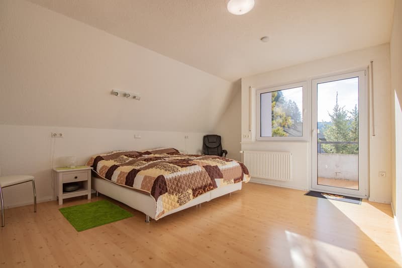 Jeune & Intelligent - Maison de 2 Familles avec Appartement pour Parents à Weizen (23)