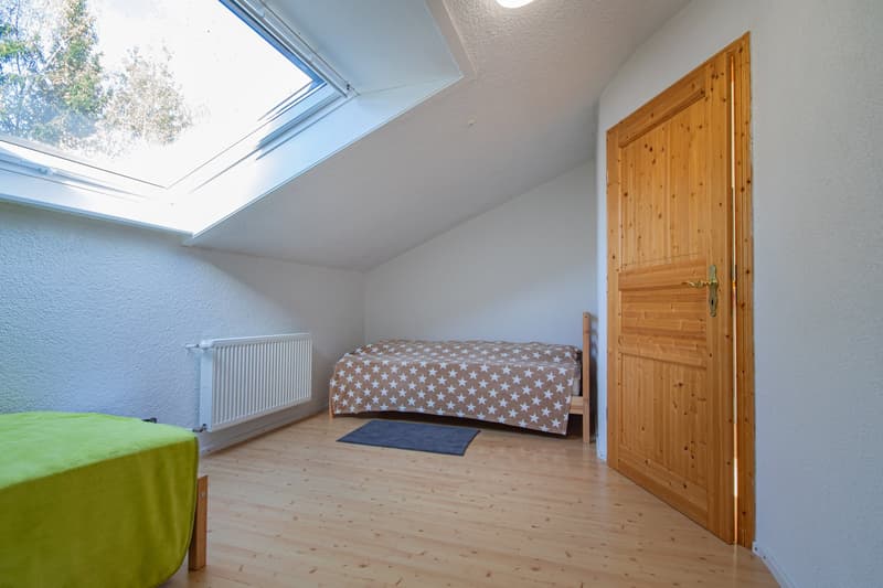 Jeune & Intelligent - Maison de 2 Familles avec Appartement pour Parents à Weizen (24)
