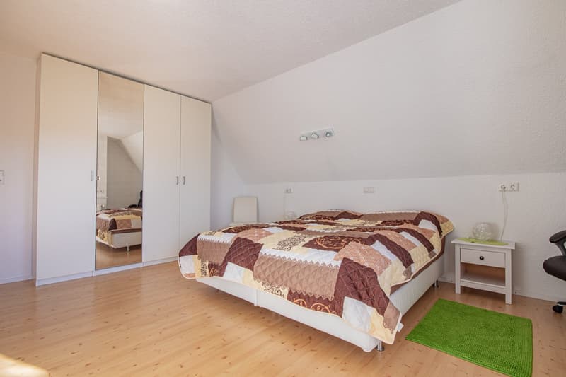 Jeune & Intelligent - Maison de 2 Familles avec Appartement pour Parents à Weizen (22)