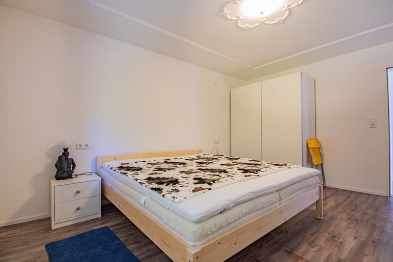 Jeune & Intelligent - Maison de 2 Familles avec Appartement pour Parents à Weizen (32)