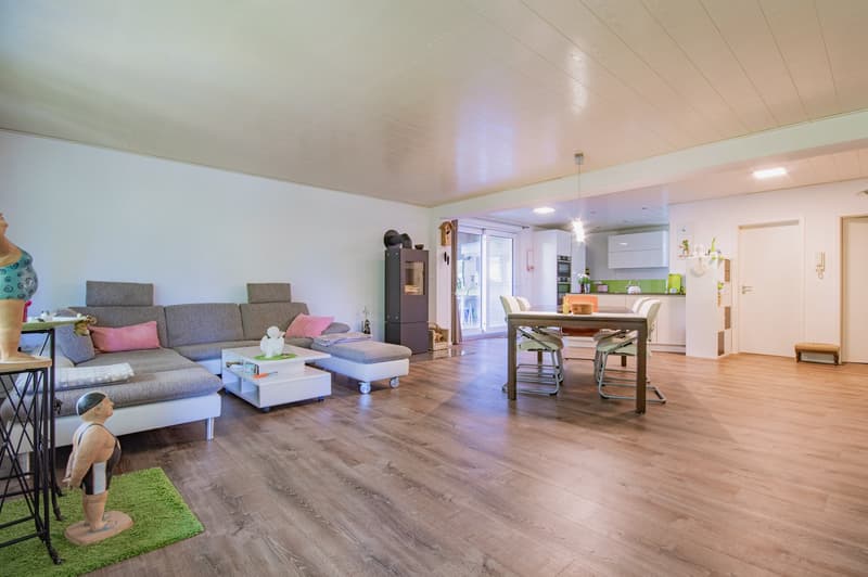 Jeune & Intelligent - Maison de 2 Familles avec Appartement pour Parents à Weizen (2)