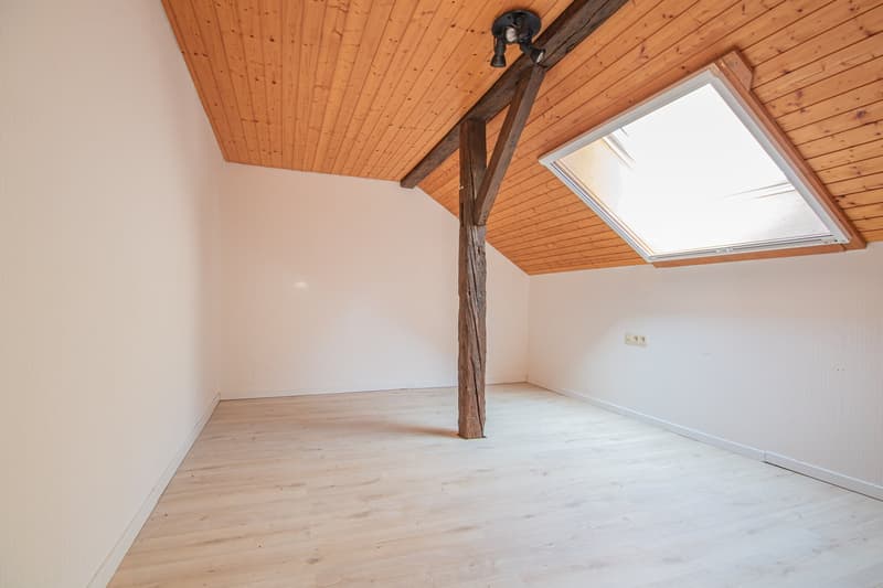 Vivre avec une vue : maison unifamiliale avec annexe et terrasse de rêve dans le vert à Hohenfels (10)