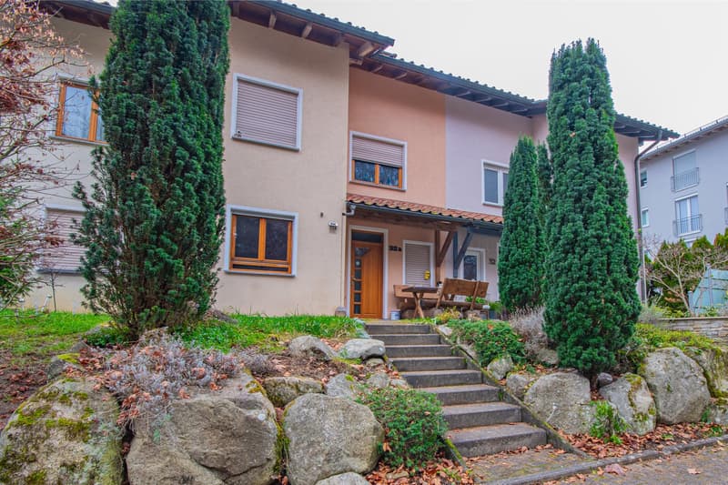 Viel Platz für die ganze Familie - Reihenmittelhaus mit Garten in Waldshut (Bergstadt) (2)