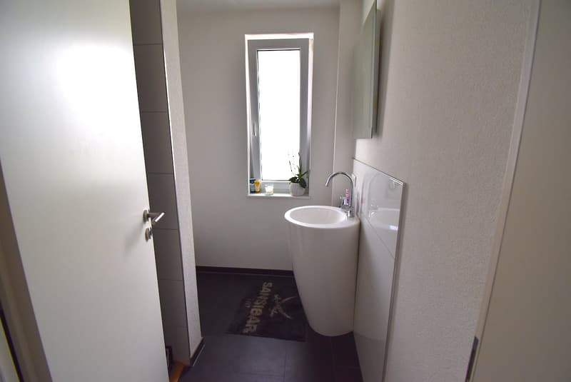 Wohnen mit Stil – Großzügiges Haus auf weitläufigem Grundstück in Tiengen (9)