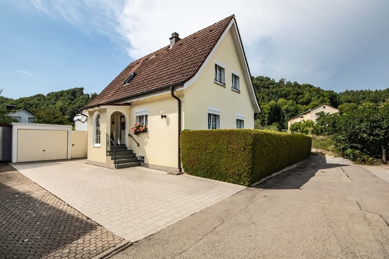 Freistehendes Einfamilienhaus mit schönem Garten in ruhiger Lage von Wutöschingen (19)