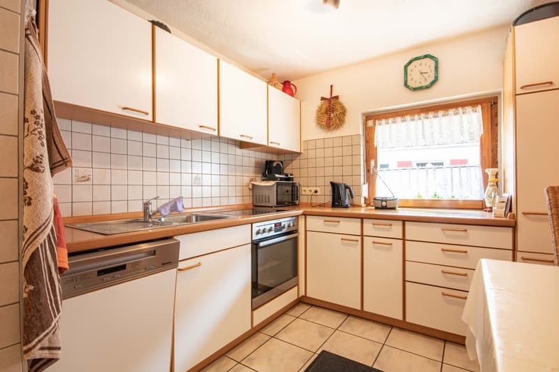 Freistehendes Einfamilienhaus mit schönem Garten in ruhiger Lage von Wutöschingen (4)