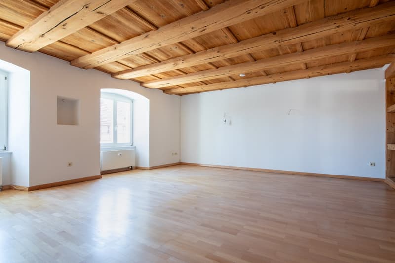 Vielseitiges Wohn- und Gewerbehaus zur Miete in Lottstetten-Balm (5)