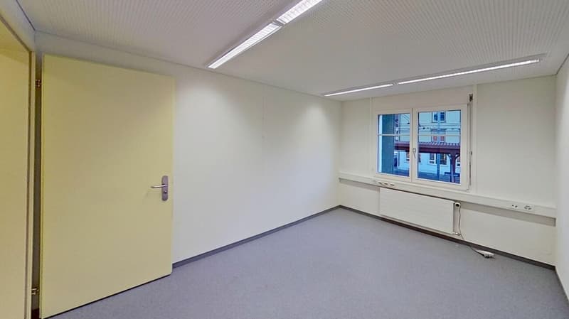 Top Location Appenzell: Office directly at the train station (7)