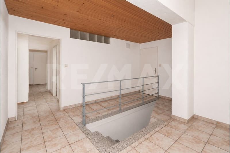 Attraktives Einfamilienhaus mit Einliegerwohnung sowie 746m² Grundstück (9)