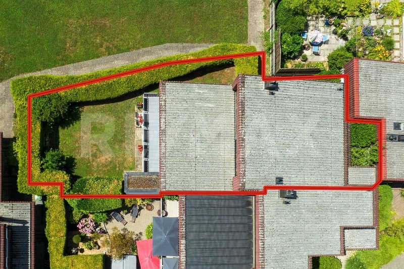Modernes einseitig angebautes Einfamilienhaus (3)