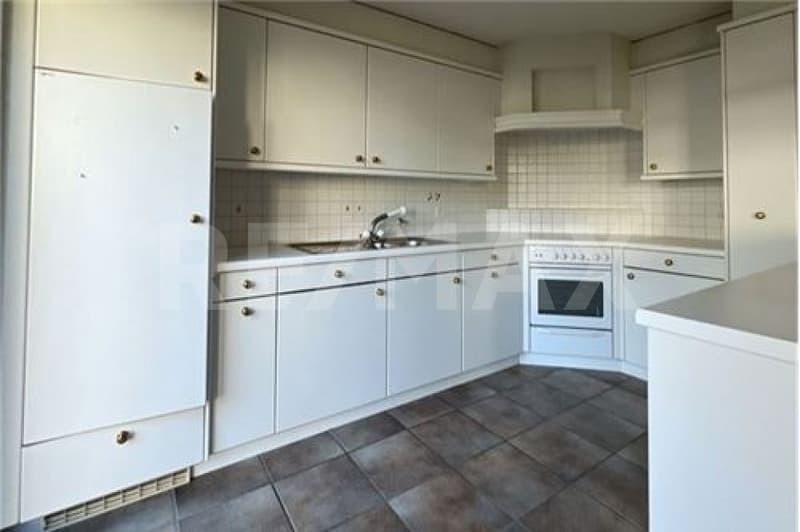Grosszügiges Reiheneinfamilienhaus an toller Lage (8)