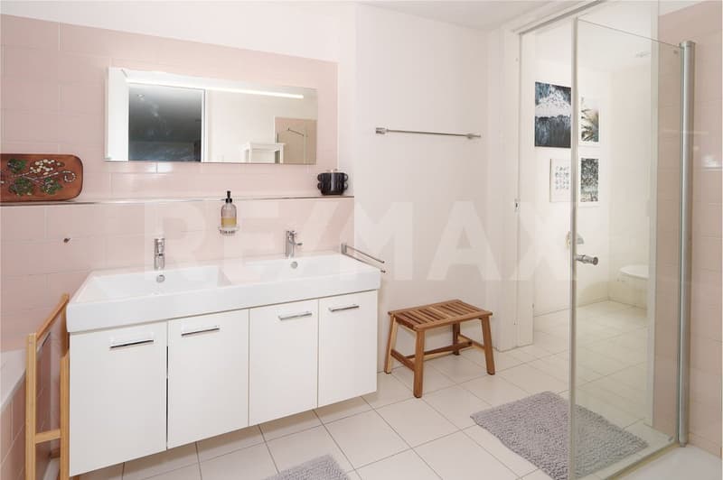 Neuwertige 3.5 Zimmerwohnung mit grossem Balkon (8)