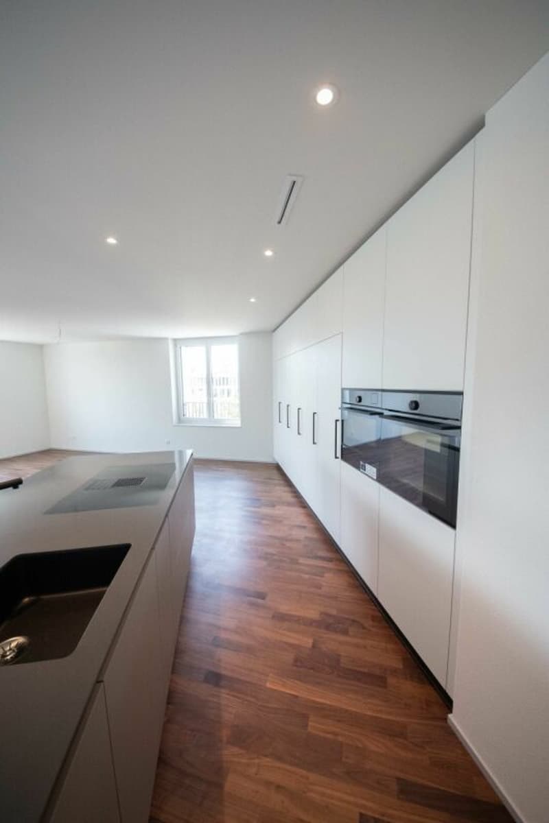 Topmoderne 3.5-Zimmer-Wohnung im Herzen von Jona zu vermieten (3)