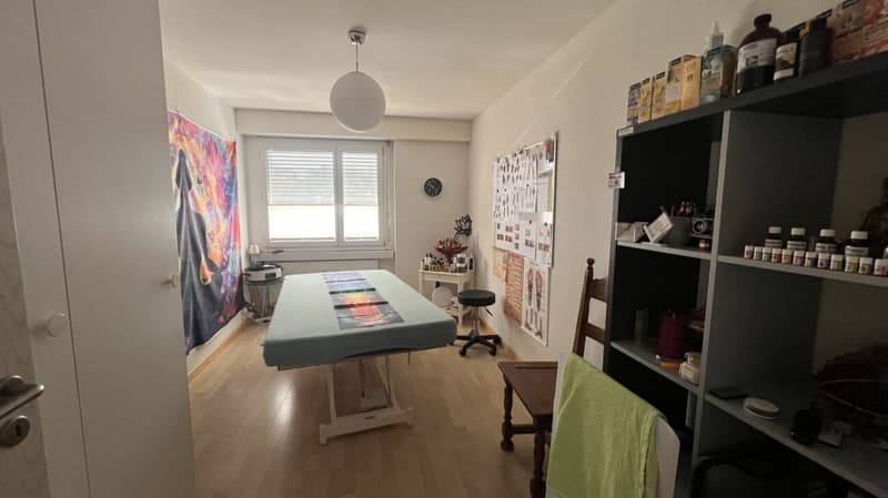 5.5-Zimmerwohung mit grosszügigem Grundriss und Terrasse wartet auf Sie! (7)