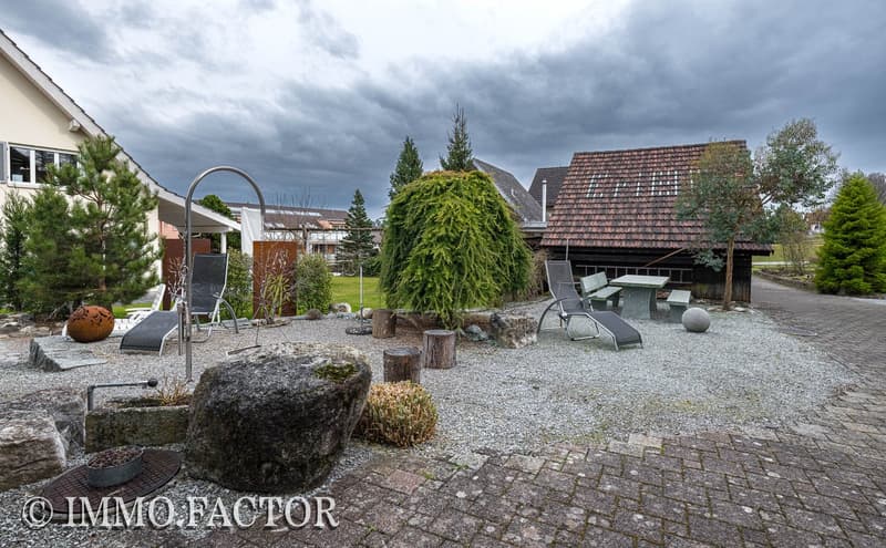 Bezauberndes Ensemble aus Chalet, Bungalow, Ateliergebäude & Schopf (21)