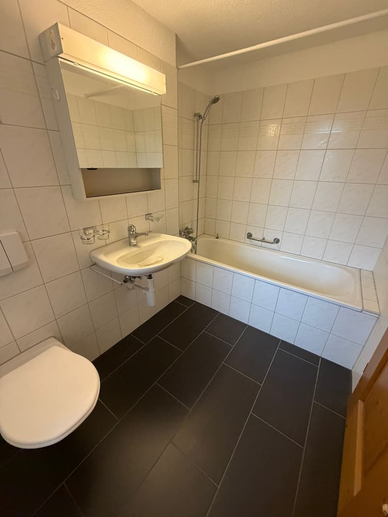 Geräumige 4.5-Zimmer-Maisonette-Wohnung in Glarus Süd – sofort verfügbar! (4)