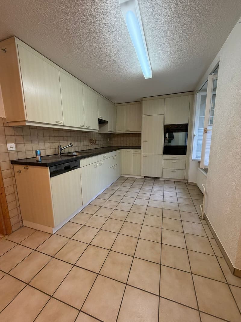 Geräumige 4.5-Zimmer-Maisonette-Wohnung in Glarus Süd – sofort verfügbar! (3)