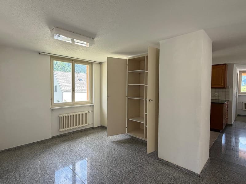 Charmante 3.5-Zimmer-Altbauwohnung mit Balkon und Bergblick in Haslen GL (2)