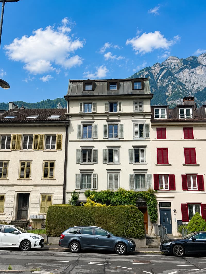 Charmante 3-Zimmer-Wohnung mit Balkon in Glarus – sofort verfügbar! (1)