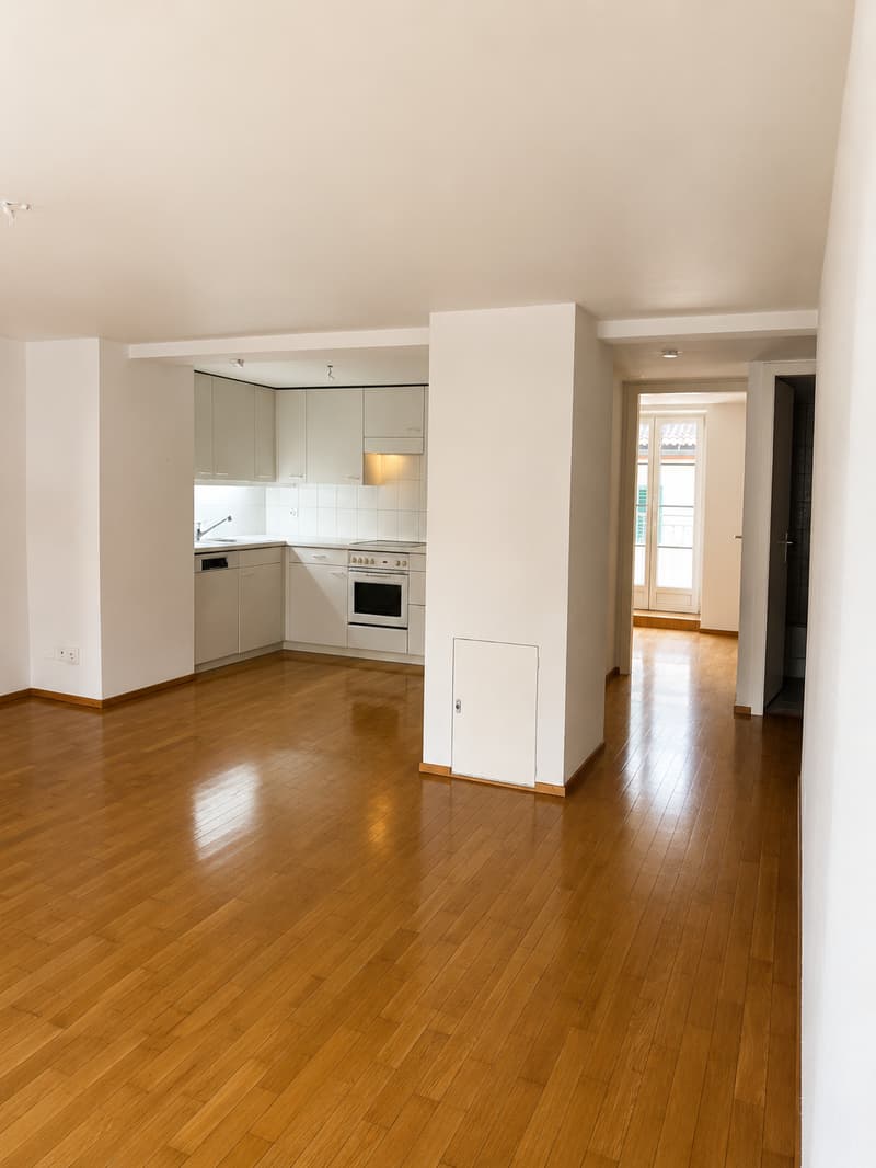 Charmante 3-Zimmer-Wohnung mit Balkon in Glarus – sofort verfügbar! (3)